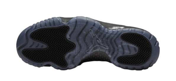 J11 - CAP AND GOWN